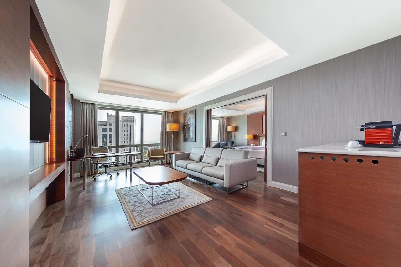 Dedeman Bostanci Istanbul Hotel & Convention Center Zewnętrze zdjęcie Suite at the hotel