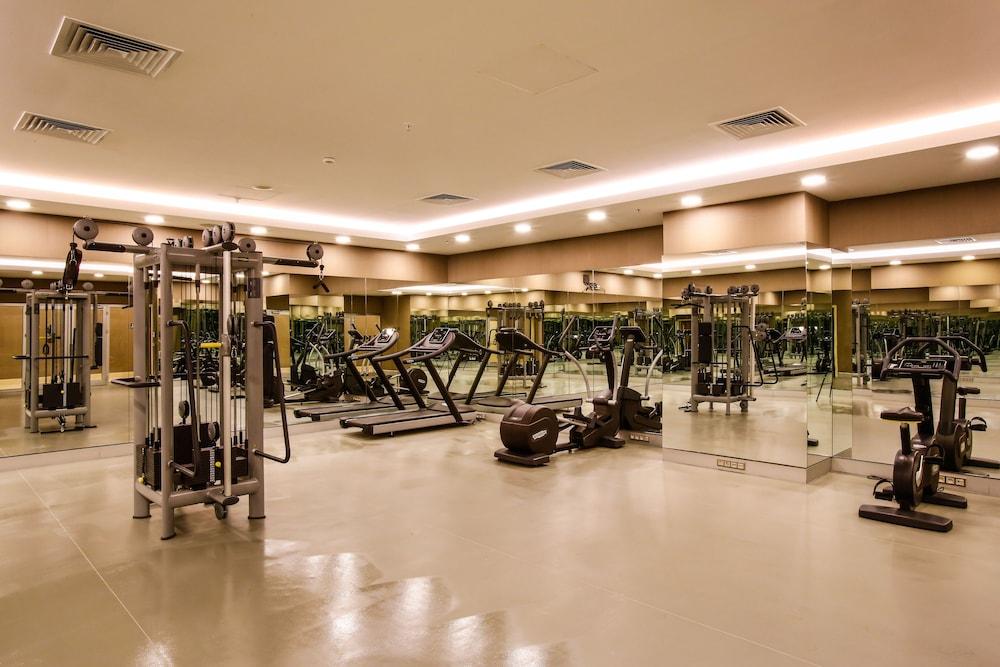 Dedeman Bostanci Istanbul Hotel & Convention Center Zewnętrze zdjęcie The gym at the hotel
