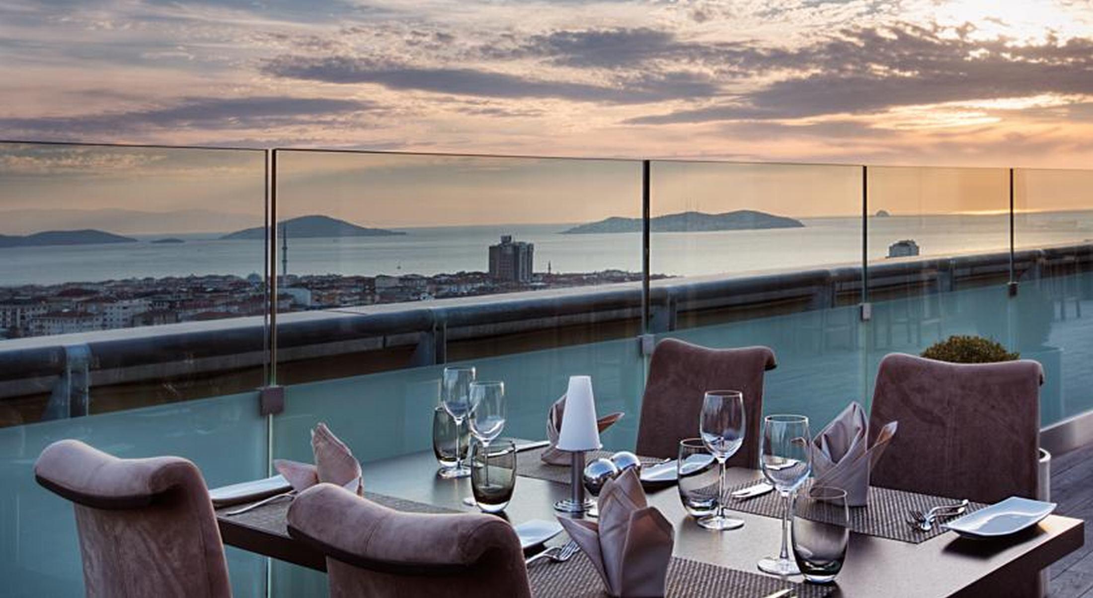 Dedeman Bostanci Istanbul Hotel & Convention Center Zewnętrze zdjęcie View from the restaurant