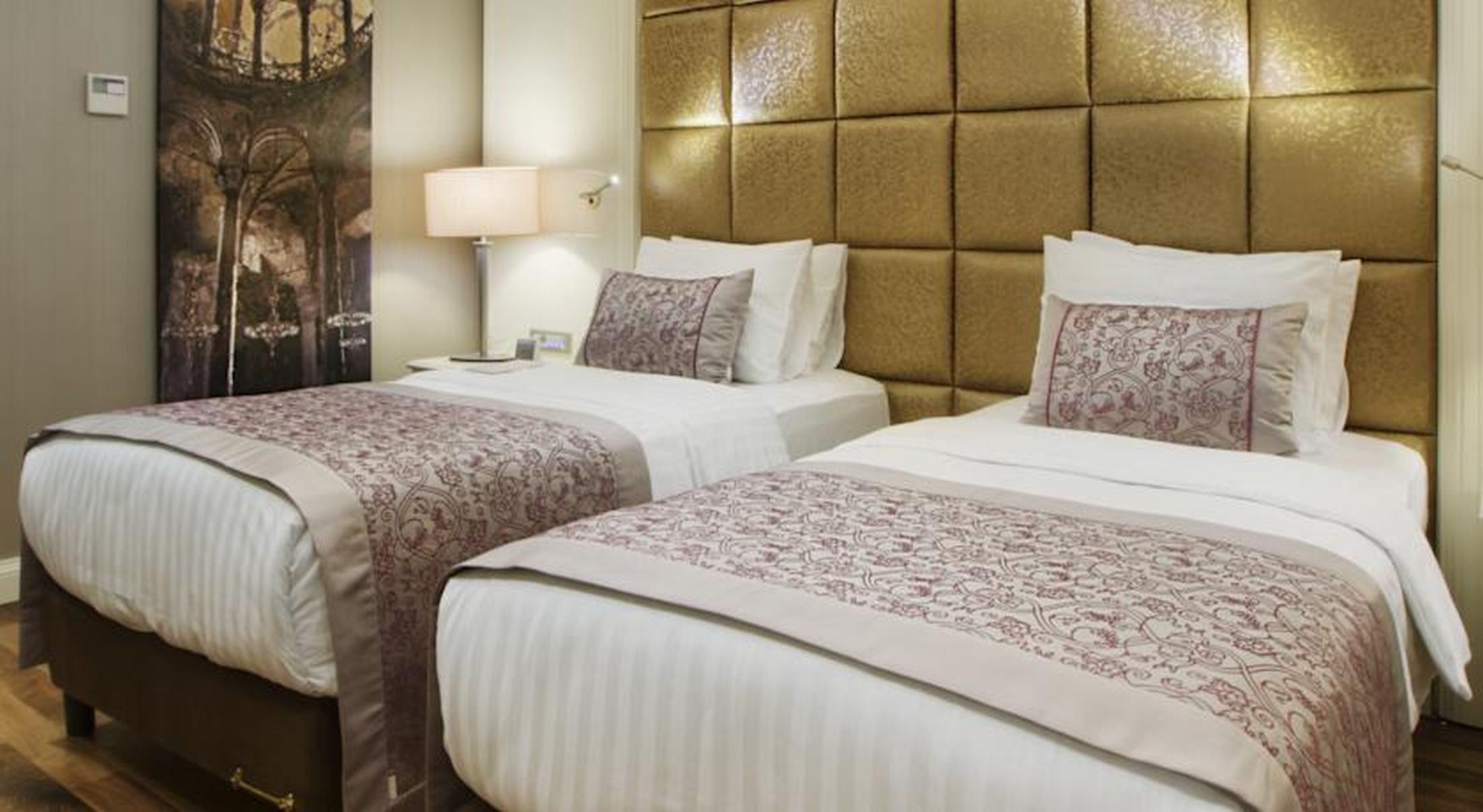 Dedeman Bostanci Istanbul Hotel & Convention Center Zewnętrze zdjęcie A bed runner