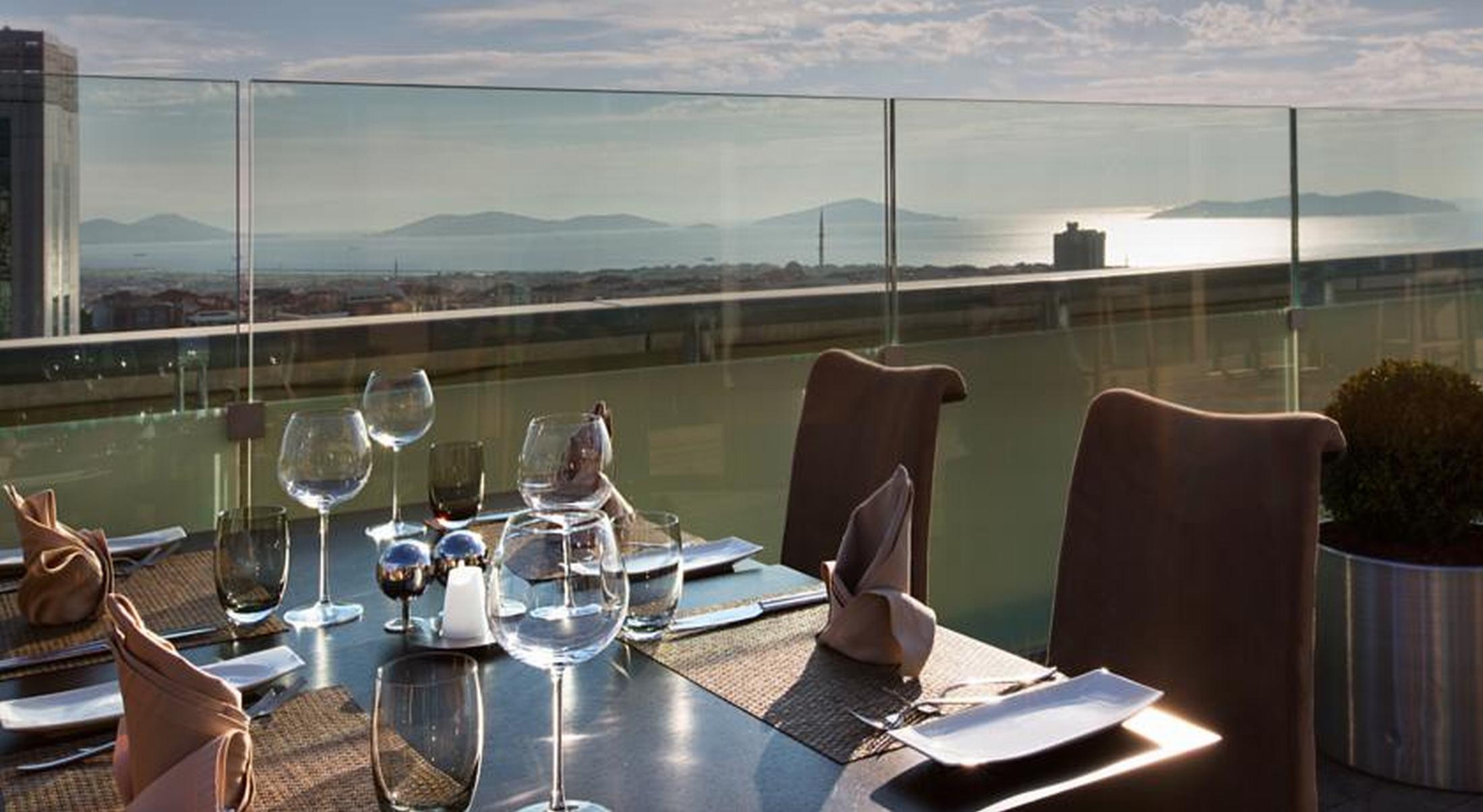 Dedeman Bostanci Istanbul Hotel & Convention Center Zewnętrze zdjęcie View from the restaurant