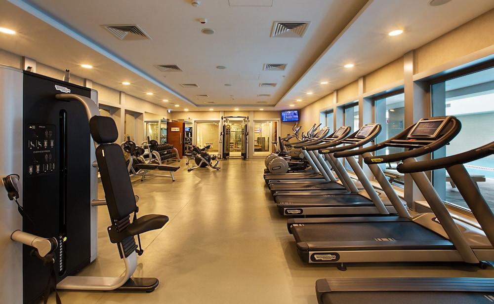 Dedeman Bostanci Istanbul Hotel & Convention Center Zewnętrze zdjęcie The gym at the hotel